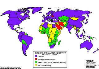 Mapa del mundo con las diferentes zonas de acceso a Internet. El color azul representa una mayor población con posibilidades de conectarse mientras que el amarillo representa las zonas en la que la conexión a Internet es nula