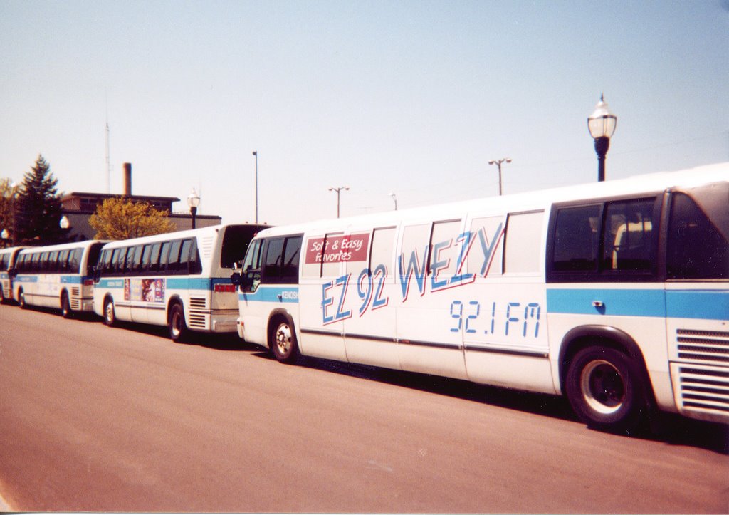 Kenosha Transit buses at old boarding terminal location. 