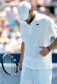 frustrated Roddick (credit: Getty Images)