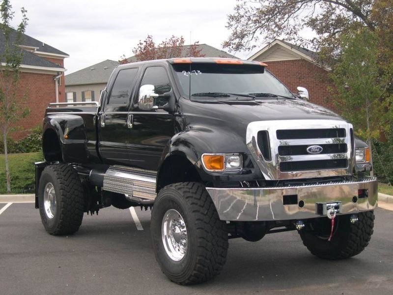Ford F-650 Super Truck Makes No Sense Whatsoever, It Is a Bully on the Road  - autoevolution