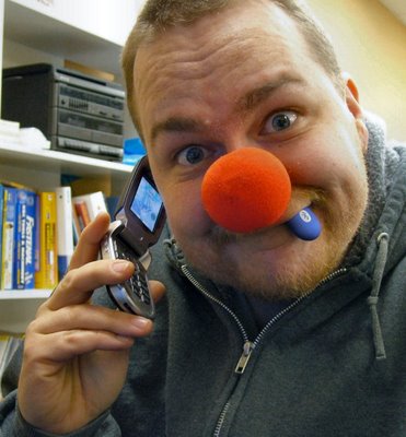 HEY CLETUS!! I GOTS ME A BLUE TOOTH PHONE NOW!