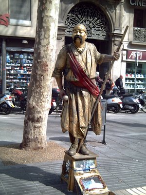 Street Artist VIII: Silence is Golden: Click to resize