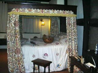 A four poster bed