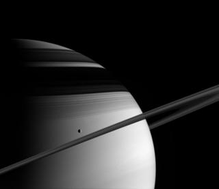 Tethys, Saturno, Anéis e Sombras