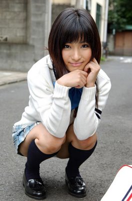 pretty japanese schoolgirl