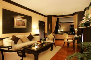 Chaophya Suite Living Room - Chaophya Park Hotel Bangkok