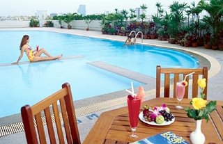 Swimming Pool of Radisson Hotel Bangkok