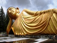 Reclining Buddha at Wat Sri Sunthorn