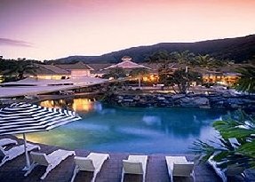 Pool of Novotel Rockford Palm Cove Resort Hotel Cairns, Australia