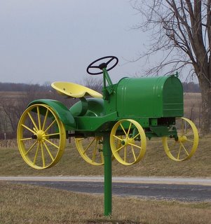 Tractor Mailbox