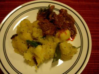 Green Green Chutney: Yucca root with Fish Curry (kappa -meen varattiyathu)