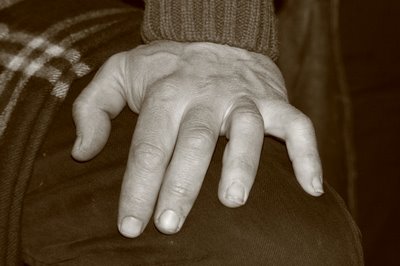 fotografia della mano di un uomo, Photography of the hand of a man, La fotografía de la mano de un hombre, photographie de la main d'un homme, photo dominique houcmant, goldo graphisme