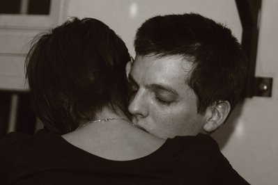 photo du baiser d'un couple la nuit, photo dominique houcmant, goldo graphisme