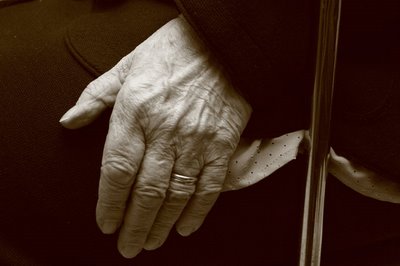 main de femme, photo dominique houcmant, goldo graphisme