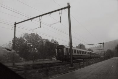 photo d'un train de voyageur à Colonster sur la ligne de L'Ourthe, photo dominique houcmant, goldo graphisme