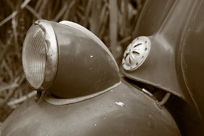 fotografia Piaggio Vespa 1952, le phare, photo dominique houcmant, goldo graphisme