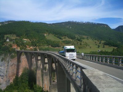 Die Brücke über die Tara-Schlucht