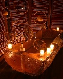 Relax in a wooden tub. Courtesy of Eco-Tulum. MayanHoliday.com.