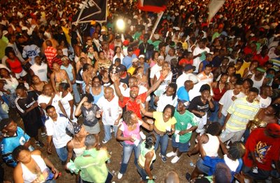 trinidad_carnival_2006_crowd