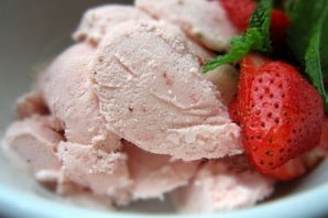 Strawberries Ice Cream