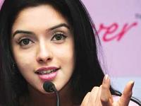 Asin at the Fairever launch press conference