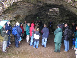 Congregation in vault