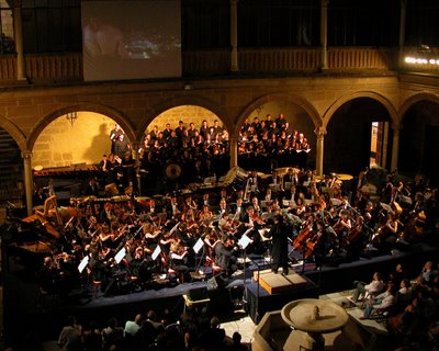 Basil Poledouris dirigiendo la suite de Conan el Bárbaro, en Úbeda, el pasado mes de julio de 2.006