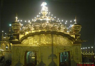 CLICK TO ENLARGE: Second floor of Sri Darbar Sahib, Amritsar on Diwali night.