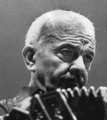 El músico argentino Astor Piazzolla