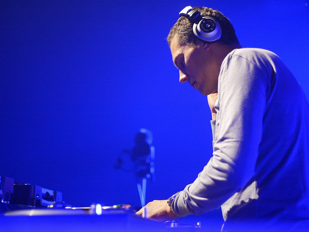 Скачать музыку dj max тик тоник