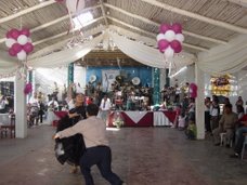 Celebrando Fiesta Religiosa de San Andres