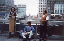 Tocando na rua em Bruxelas