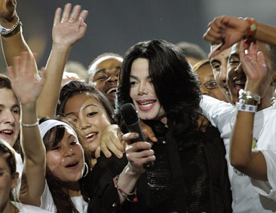 Michael Jackson performs 'We are the World'
