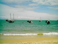 Barcos de pescadores na praia - Small fishing boats at the beach