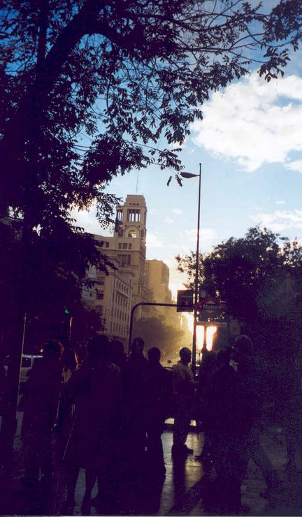 Boulevard à la Magritte in Madrid.Oktober 06