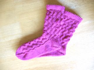 Zigzag Lace Socks