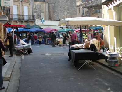 Market day in Belves