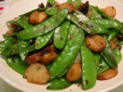 Mangetout with Water Chestnuts