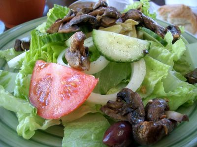 photograph picture of Muffin Mania in San Rafael and their mushroom salad