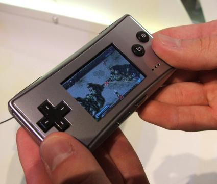 Game Boy Micro Debuts in Japan | Tech Ticker