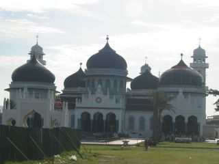 Stoppover at an impressive masjid