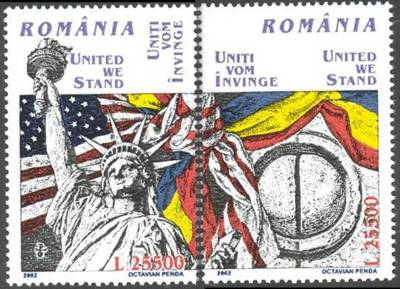 Romanian set of 2 featuring the Statue of Liberty