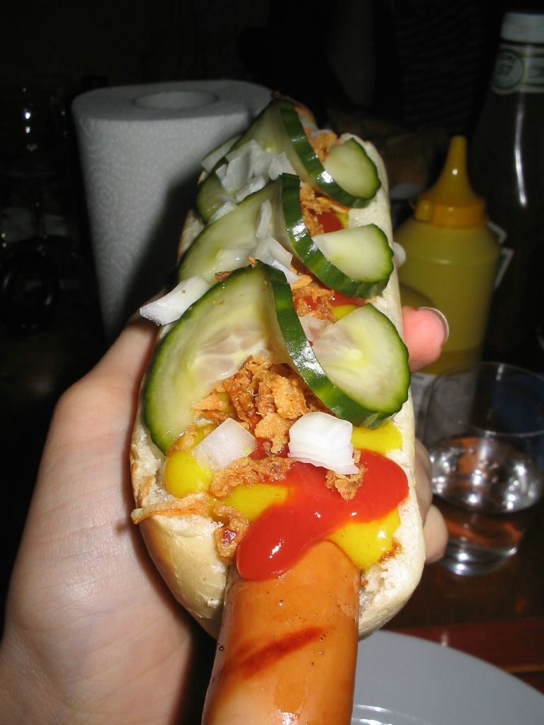 DANSK] Hot Dogs and <em>Agurkesalat</em>