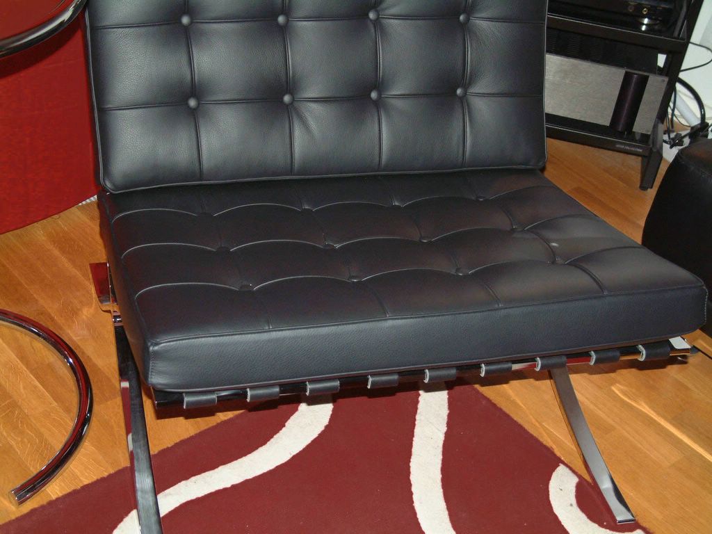 Barcelona Chair Independent Reports And Reviews Front View