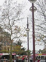 Marché sur la Place Voltaire, chaque samedi matin