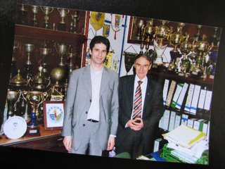 Com o meu filho na sala de troféus do União Sport Club de Santiago do Cacém na noite da nossa tomada de posse.