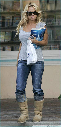 pam anderson uggs