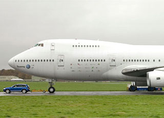 Touareg vs Boeing 747 3