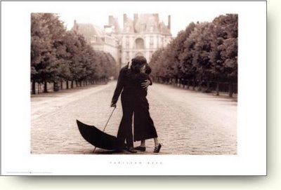 kissing in Paris