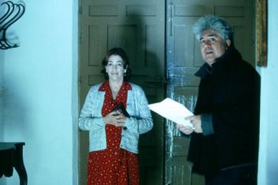 Carmen Maura and Pedro Almodóvar, on the set of Volver